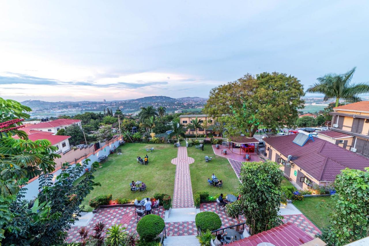 Afro Park Hotel Kampala Esterno foto